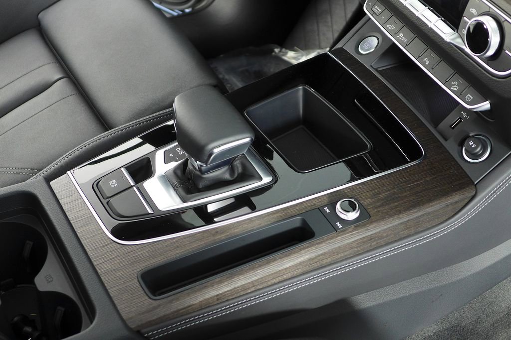 Used 2025 Audi Q5 e Premium Plus w/ Premium Plus Package image 15