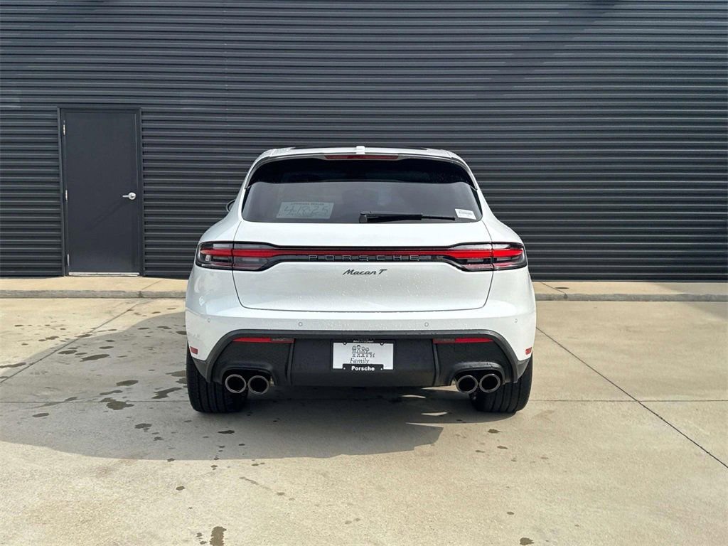 Certified 2025 Porsche Macan Turbo image 6