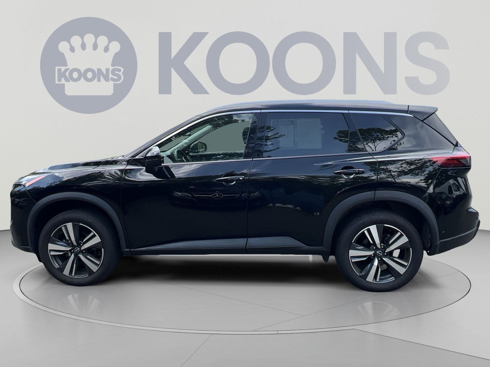 Used 2026 Nissan Rogue SL FWD image 2