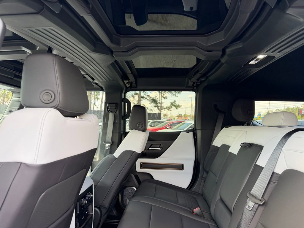 Used 2025 GMC Hummer EV 2X w/ Extreme Off-Road Package image 22