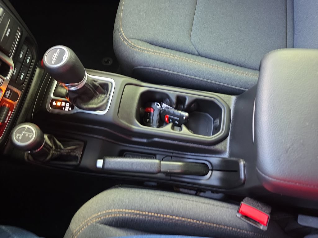 Used 2025 Jeep Gladiator Sport AWD/4WD image 20