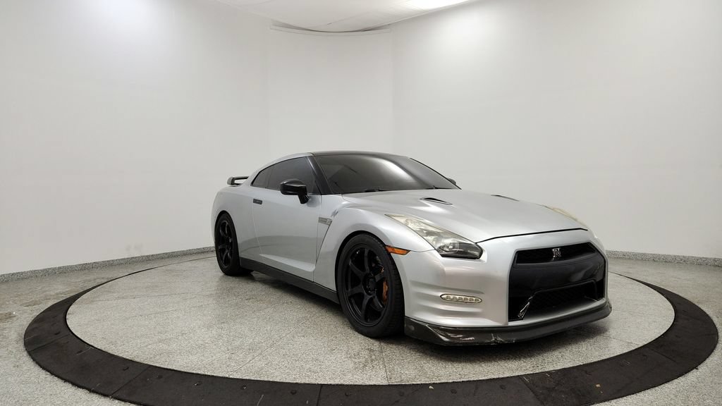 Used 2010 Nissan GT-R Premium AWD/4WD image 7