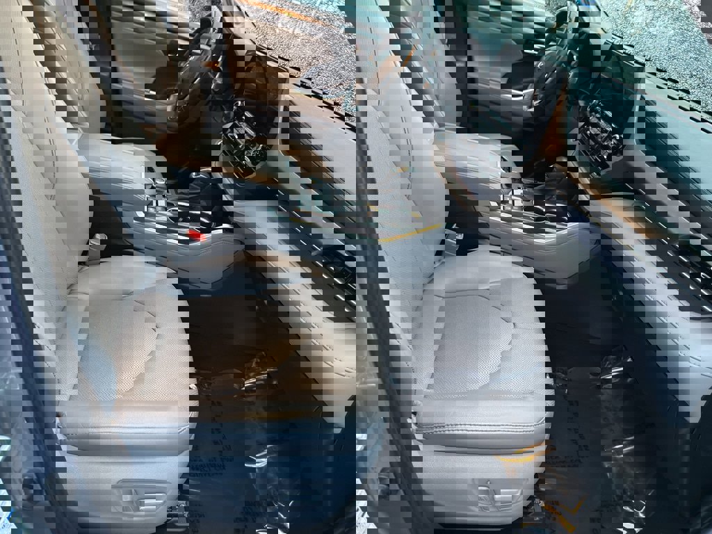 Used 2021 Toyota Highlander Limited image 23