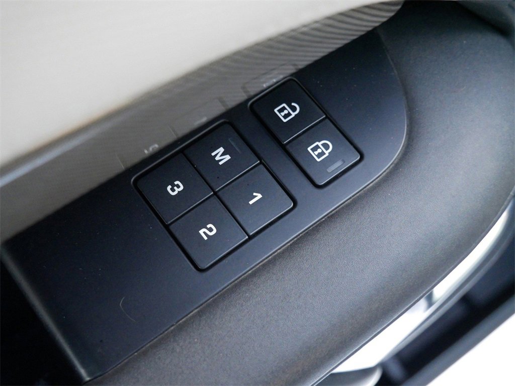 Used 2021 Land Rover Discovery HSE R-Dynamic image 14