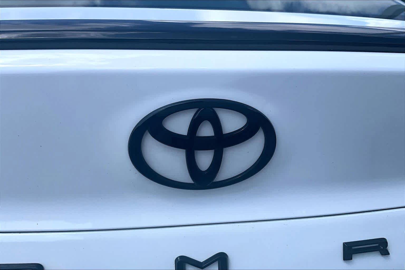 Used 2026 Toyota Camry Hybrid w/ Convenience Package FWD image 31