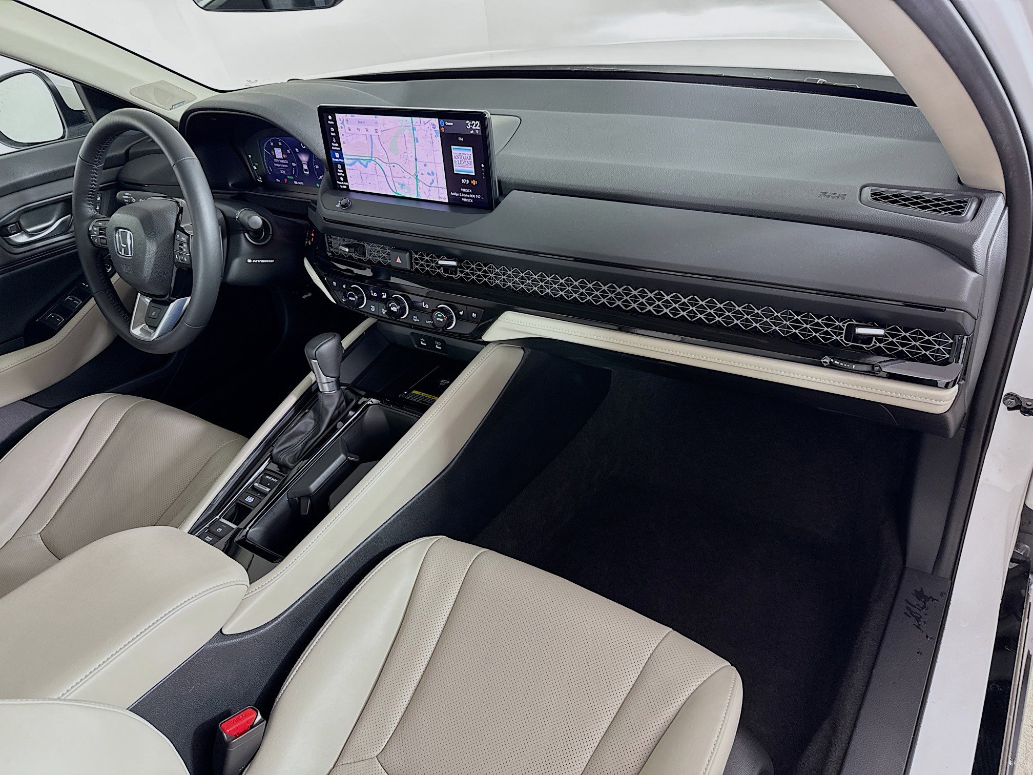 Certified 2025 Honda Accord Touring image 36