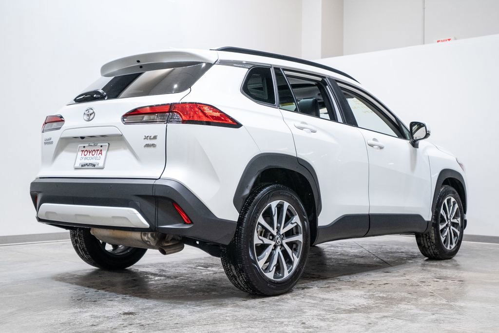 Used 2023 Toyota Corolla Cross XLE w/ Convenience Package image 7