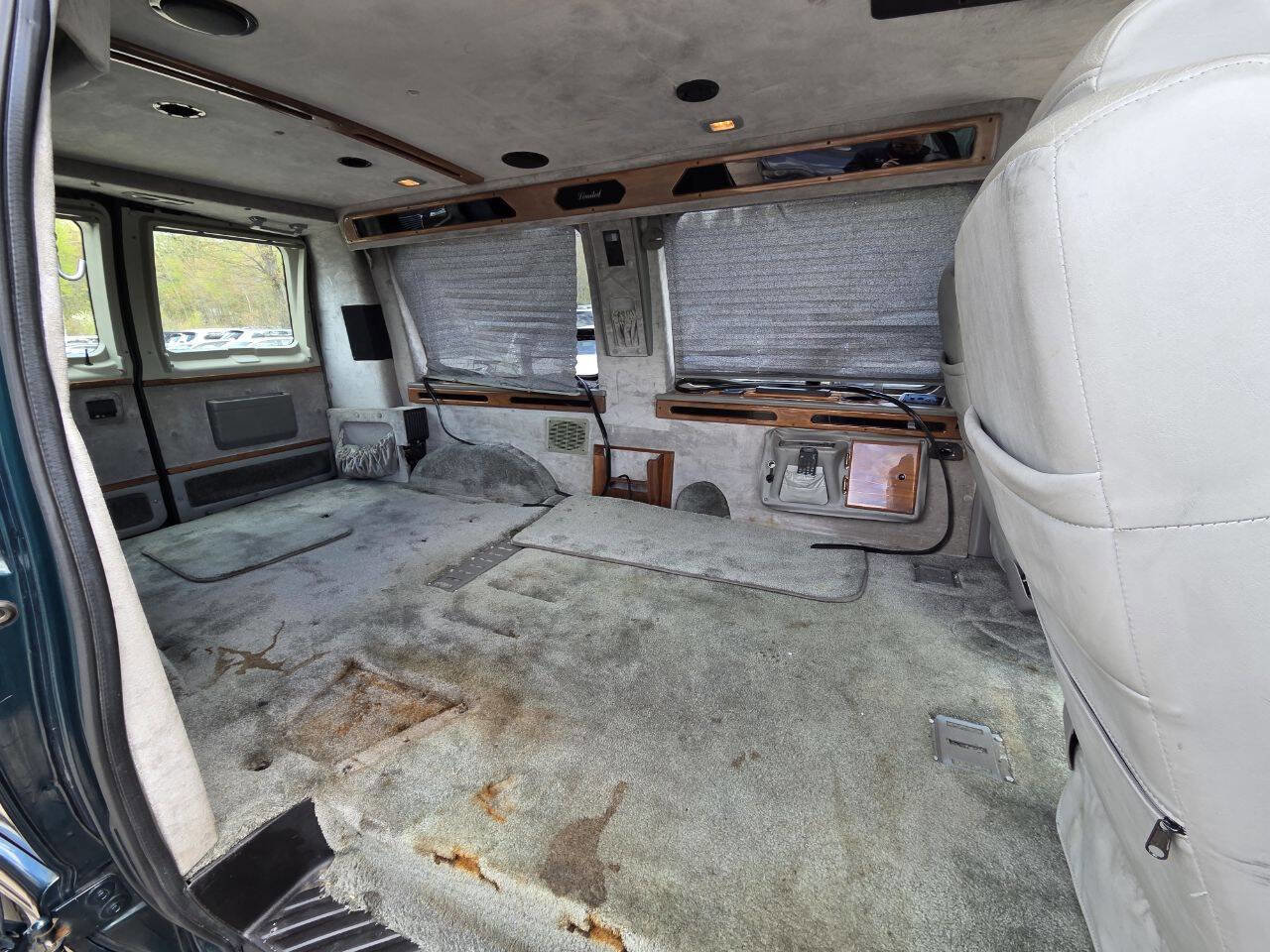 Used 1999 Ford E-150 and Econoline 150 RWD image 16