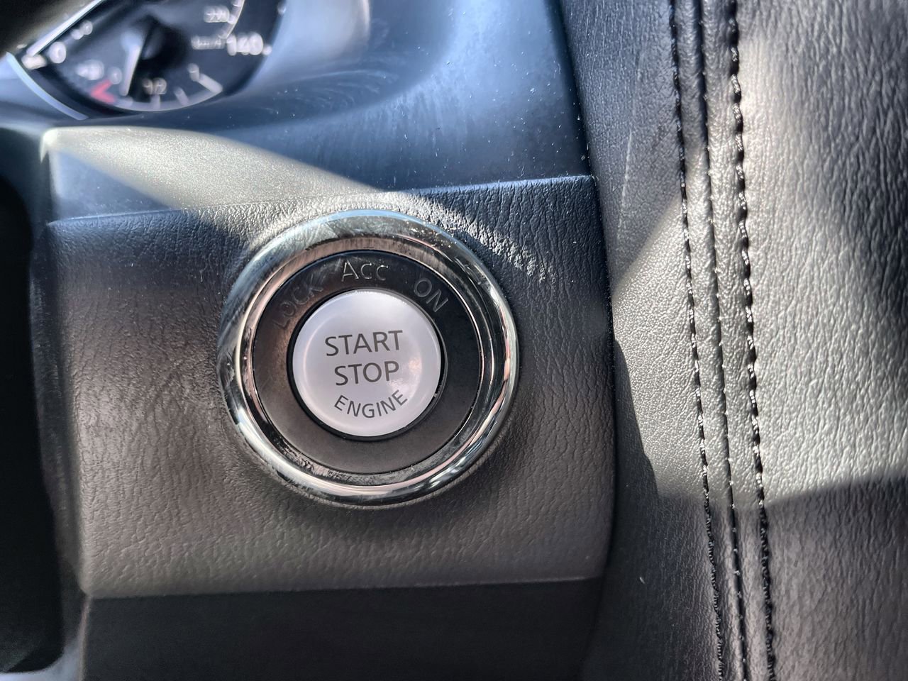 Used 2023 Nissan Armada SL w/ Midnight Edition Package image 17