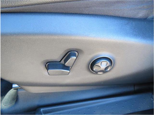 Used 2022 Chrysler Pacifica Touring-L w/ S Appearance Package image 4