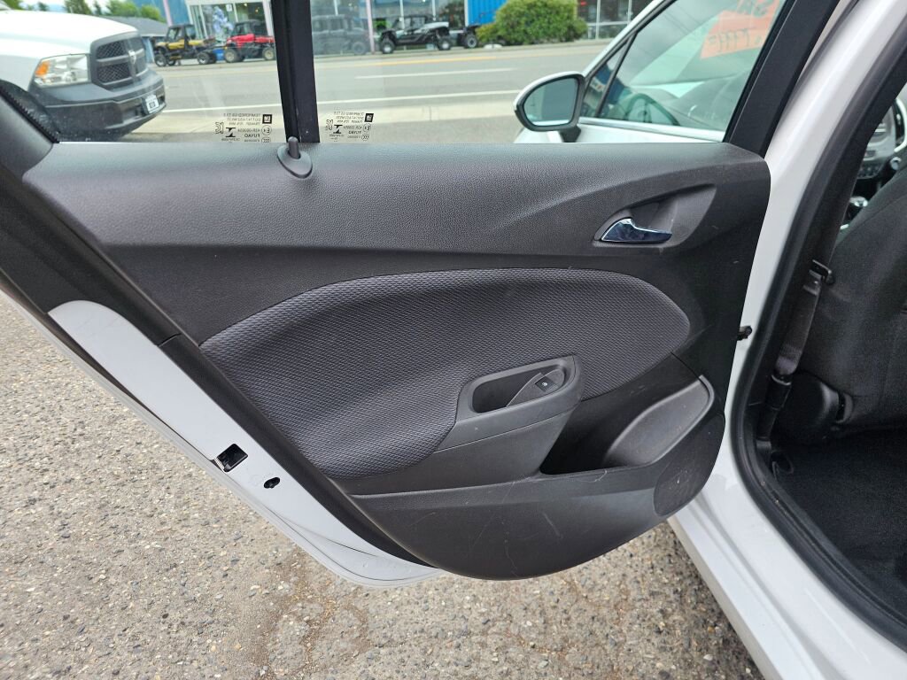 Used 2017 Chevrolet Cruze LT w/ Convenience Package image 19