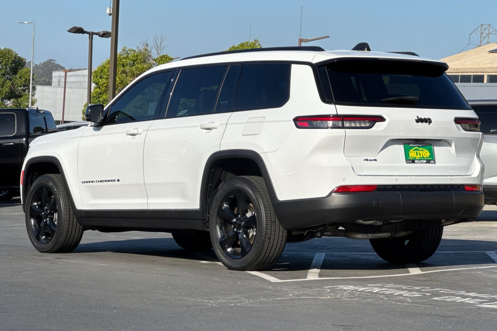 Used 2023 Jeep Grand Cherokee L Laredo AWD/4WD image 7