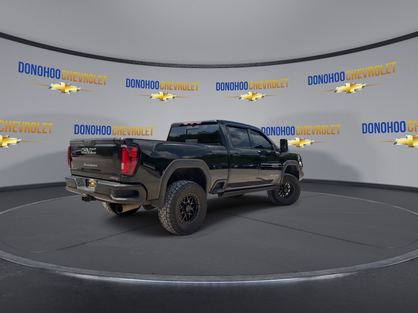 Used 2023 GMC Sierra 3500 AT4 w/ AT4 Premium Plus Package AWD/4WD image 8