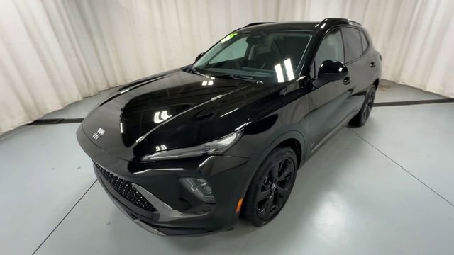 Used 2025 Buick Envision Sport Touring image 4