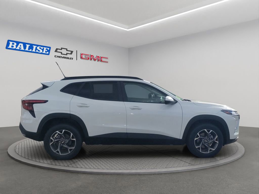 New 2025 Chevrolet Trax LT w/ Driver Confidence Package image 5