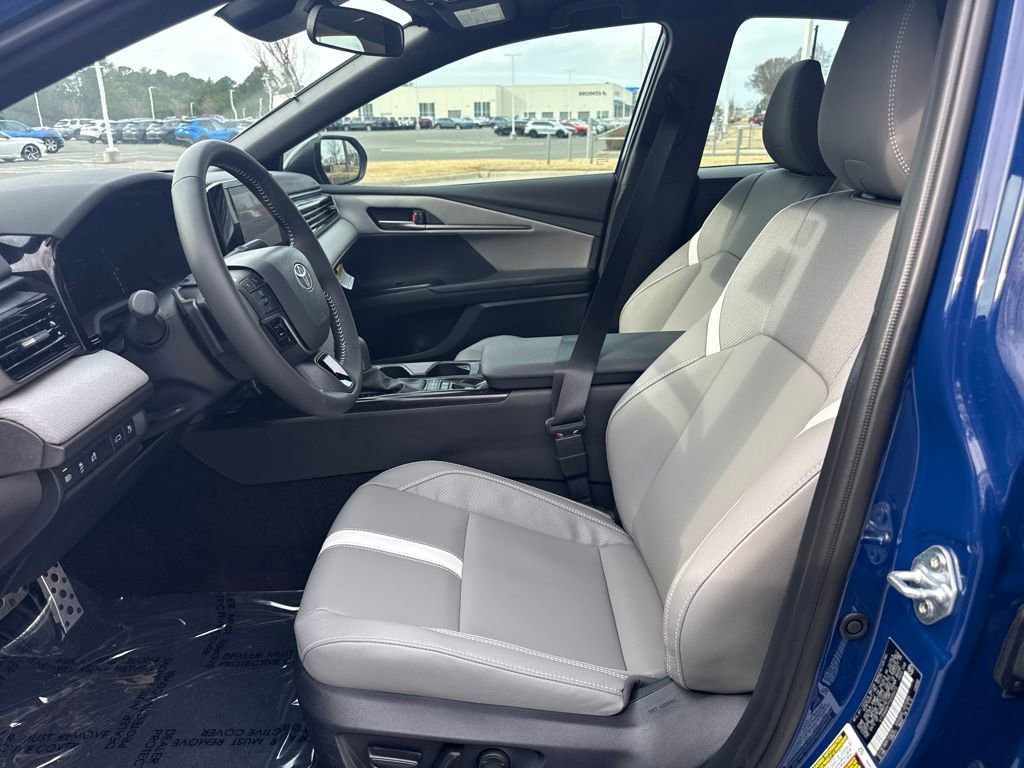 Used 2026 Toyota Camry SE image 19