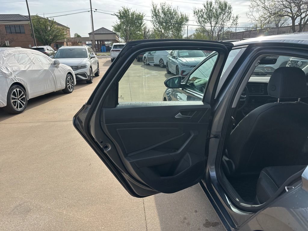 Used 2024 Volkswagen Jetta SE image 10