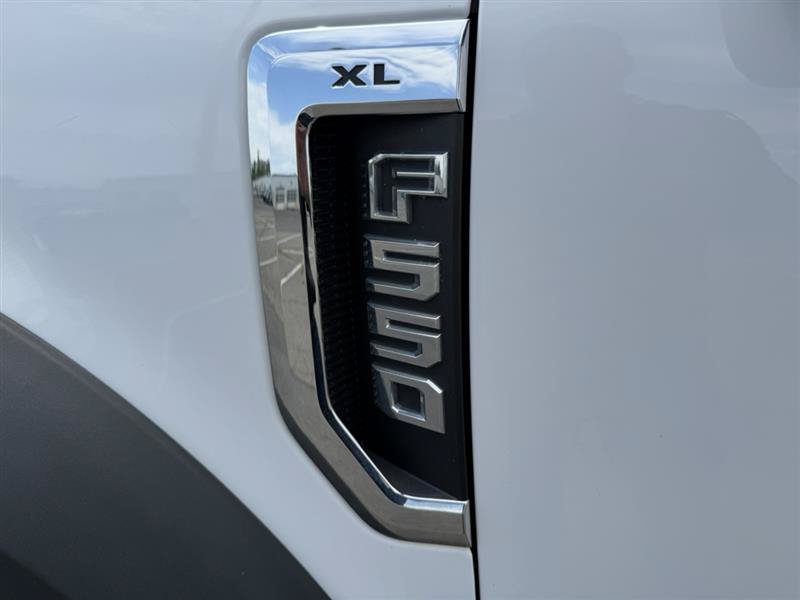 Used 2019 Ford F550 4x4 Regular Cab Super Duty image 11