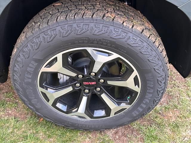 New 2026 GMC Yukon AT4 image 13