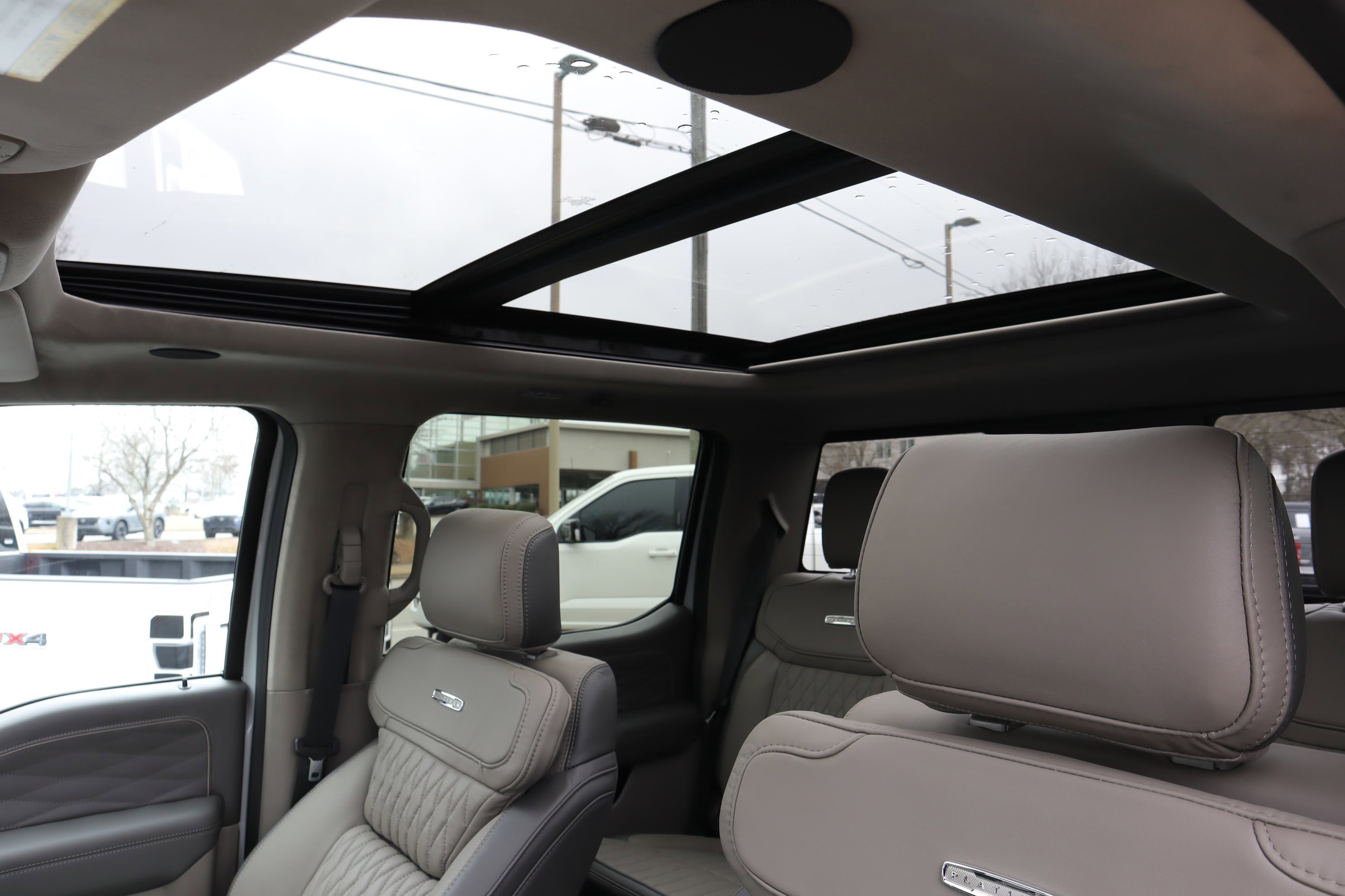 Used 2026 Ford F450 Platinum w/ Platinum Plus Package image 8