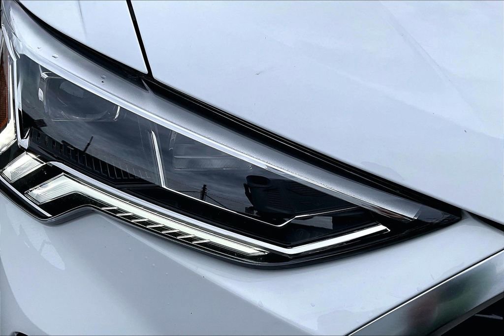 Used 2025 Audi Q3 2.0T Premium w/ Convenience Package image 32