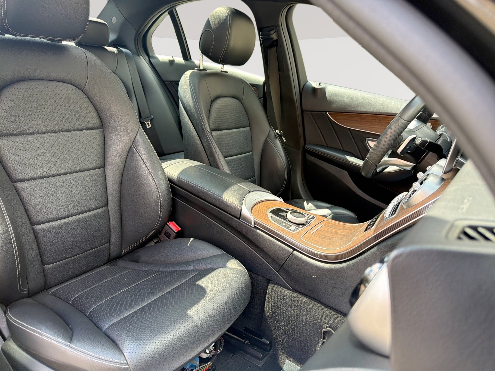 Used 2019 Mercedes-Benz C 300 Sedan image 28