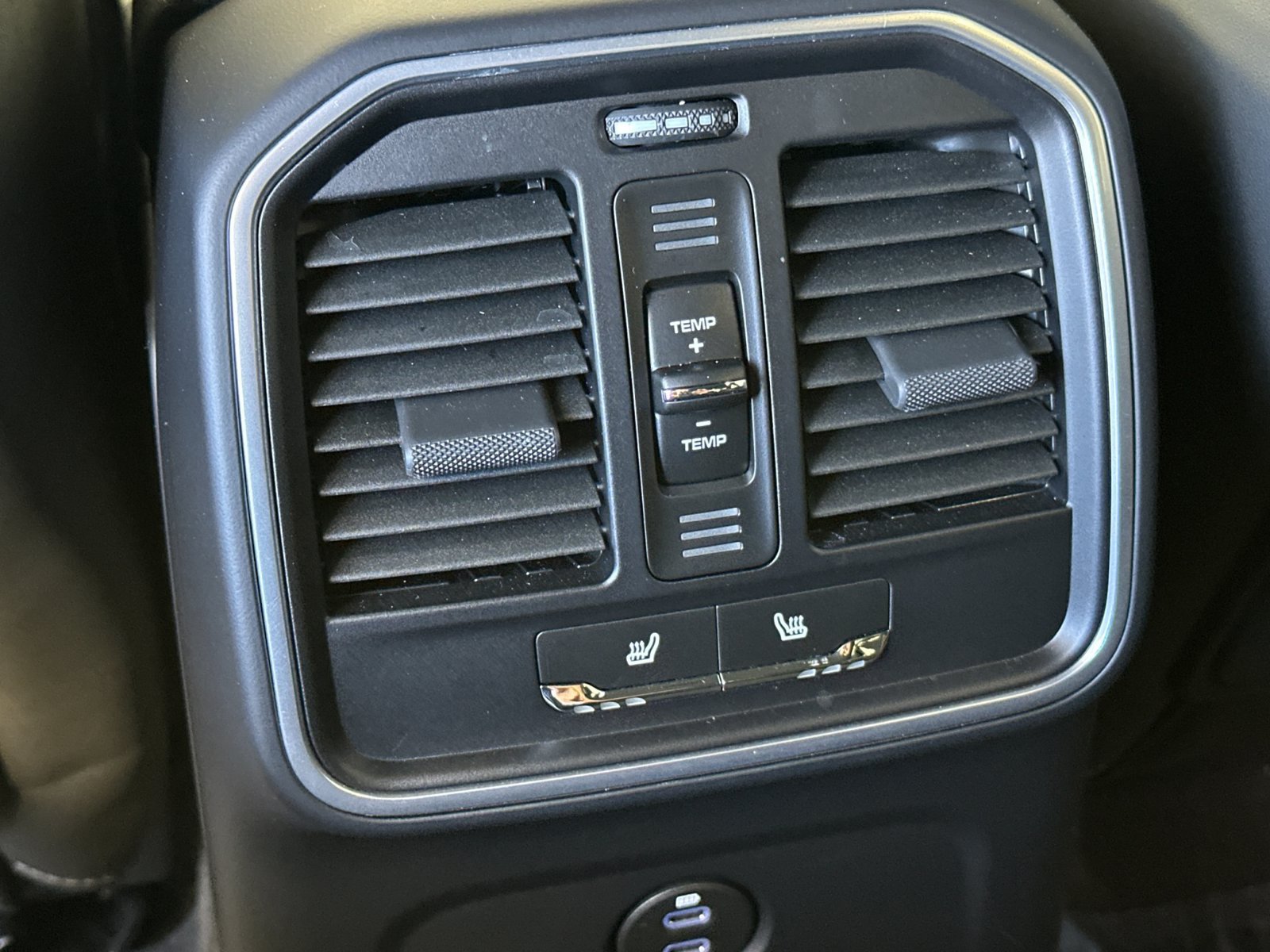 Certified 2026 Porsche Macan AWD/4WD image 15