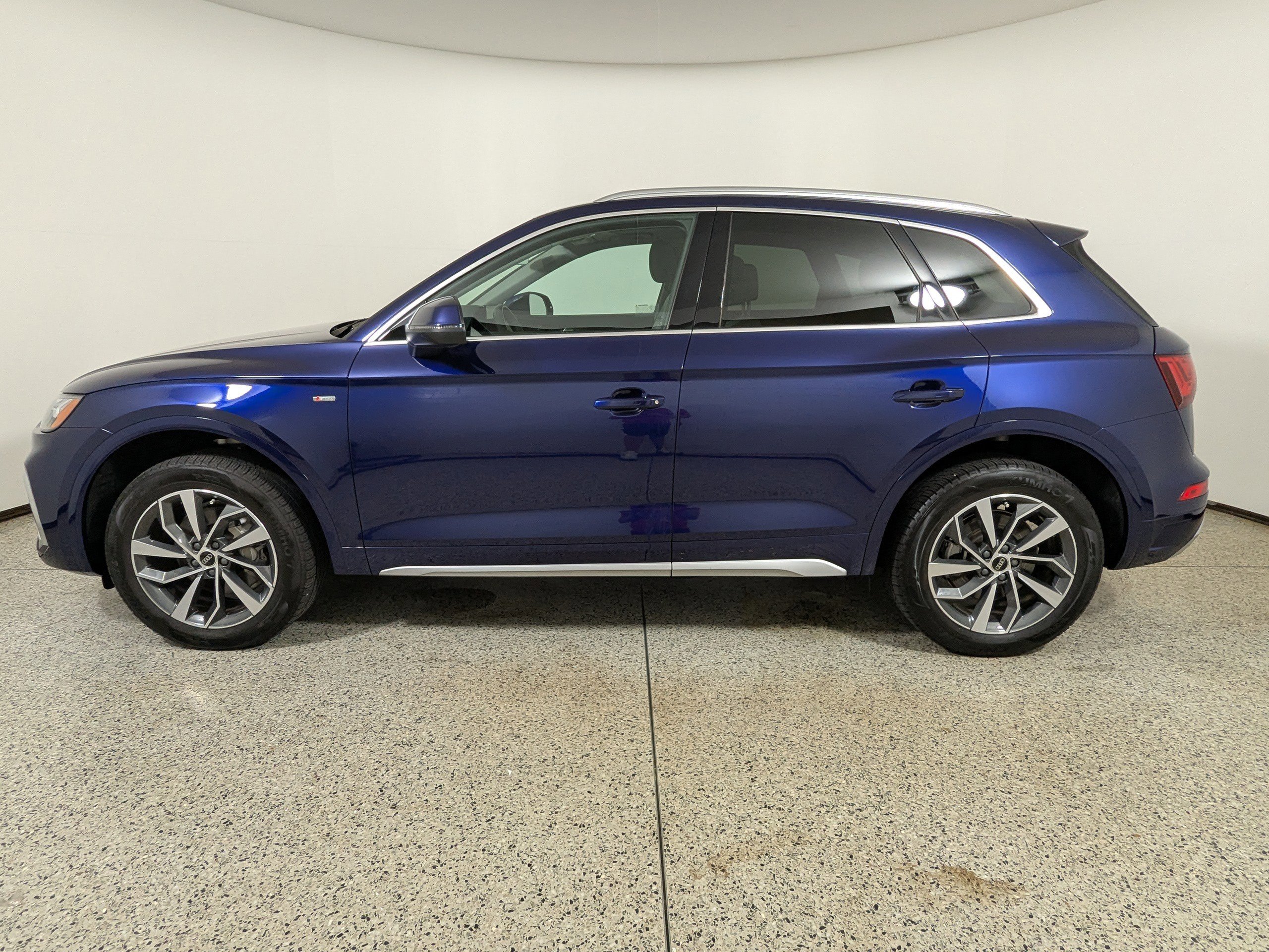 Certified 2023 Audi Q5 2.0T Premium Plus w/ Premium Plus Package AWD/4WD image 4