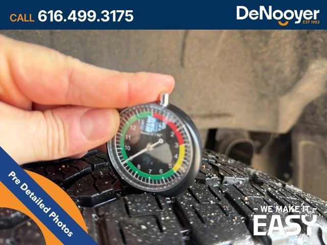 Used 2024 Ford Ranger Lariat w/ Trailer Tow Package image 14