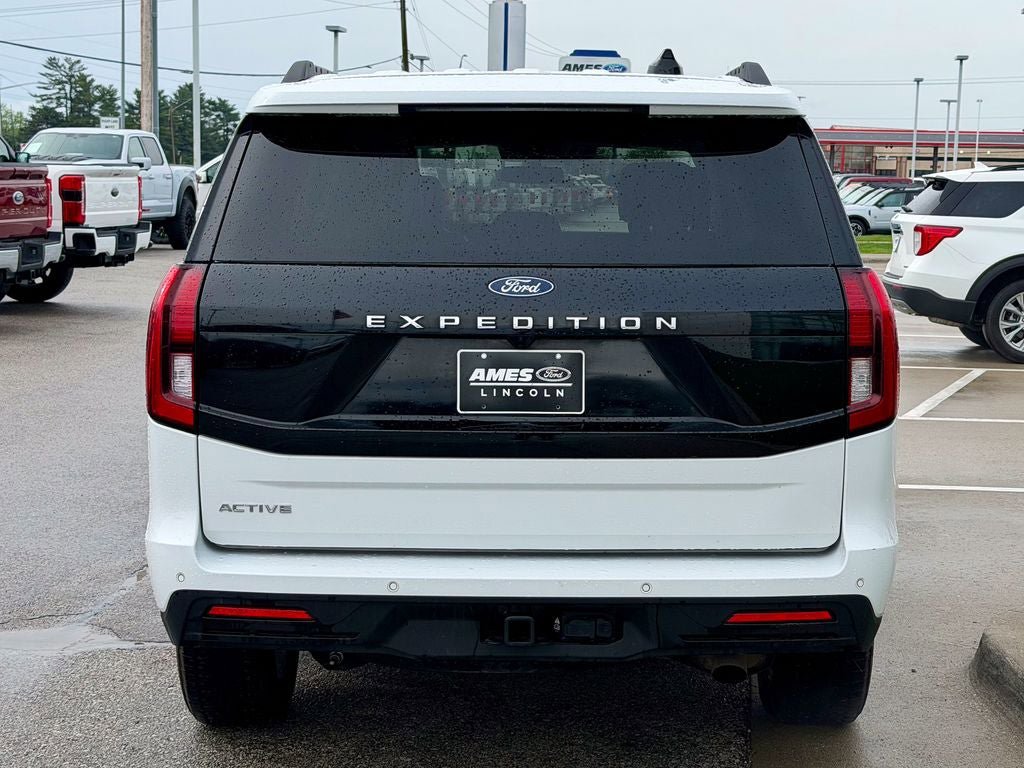 Certified 2025 Ford Expedition Active AWD/4WD image 5
