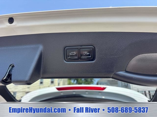 Used 2024 Kia Carnival EX FWD image 15