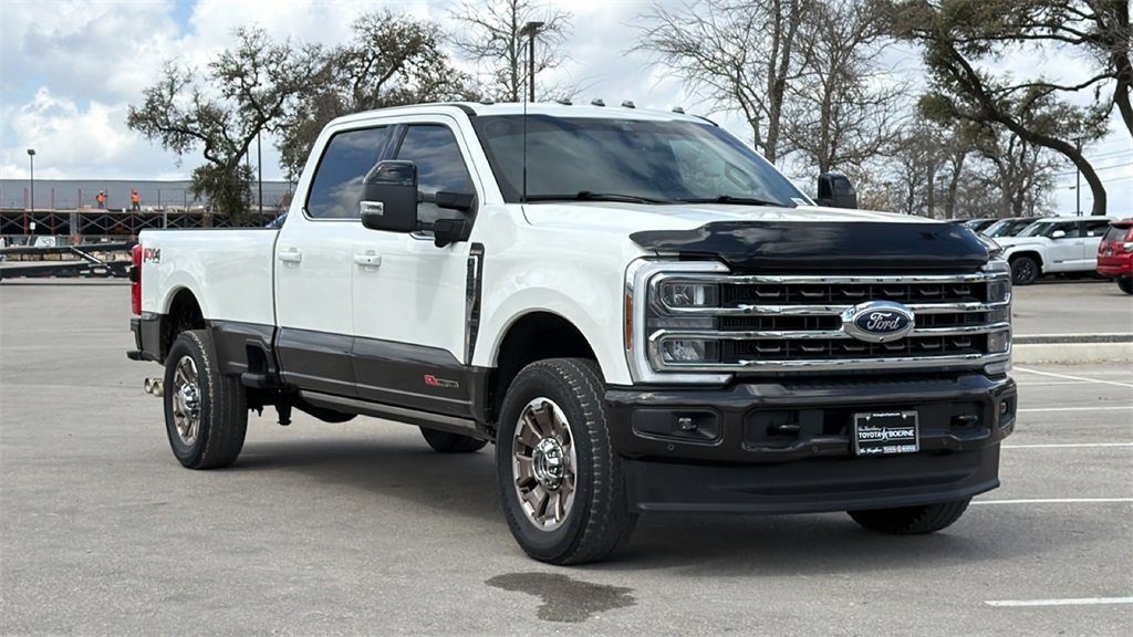 Used 2025 Ford F350 King Ranch w/ FX4 Off-Road Package image 3