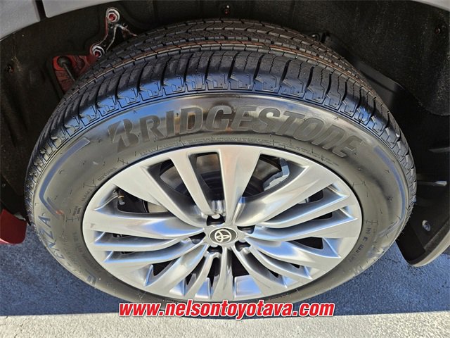 New 2026 Toyota Highlander Platinum image 9