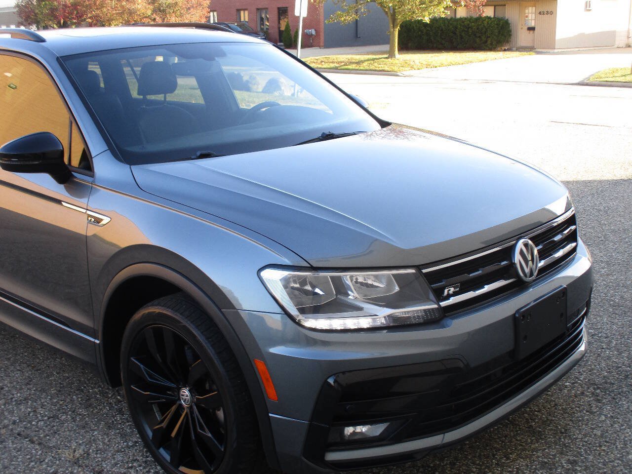 Used 2021 Volkswagen Tiguan SE R-Line FWD image 40