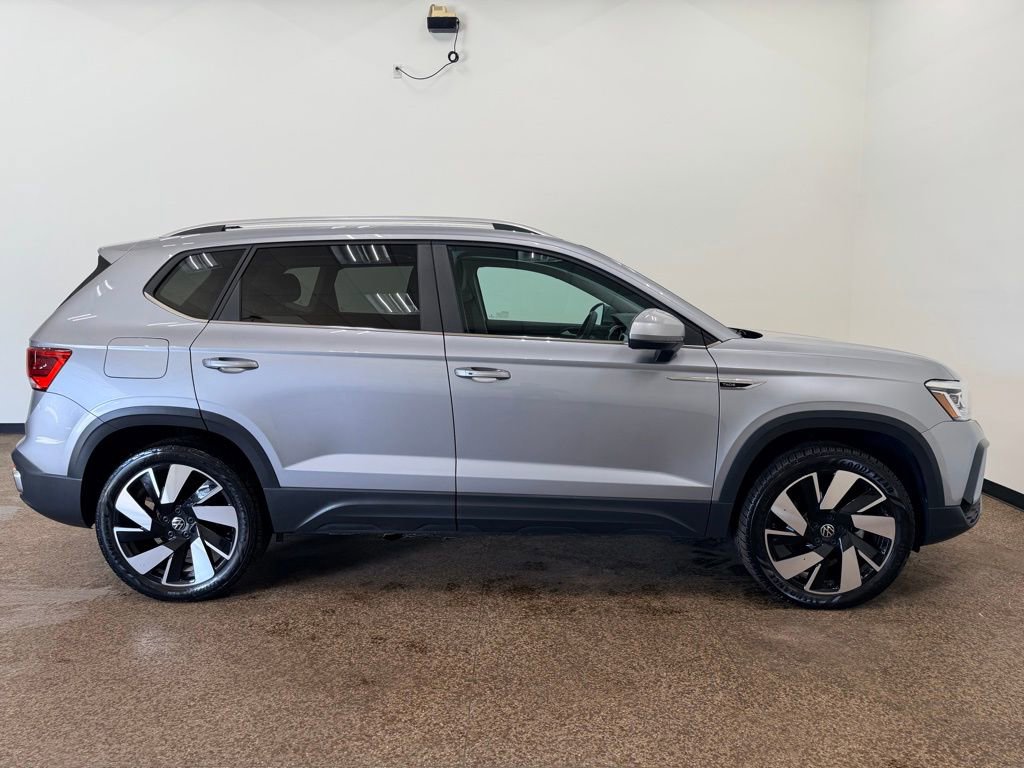 Used 2023 Volkswagen Taos SEL AWD/4WD image 8