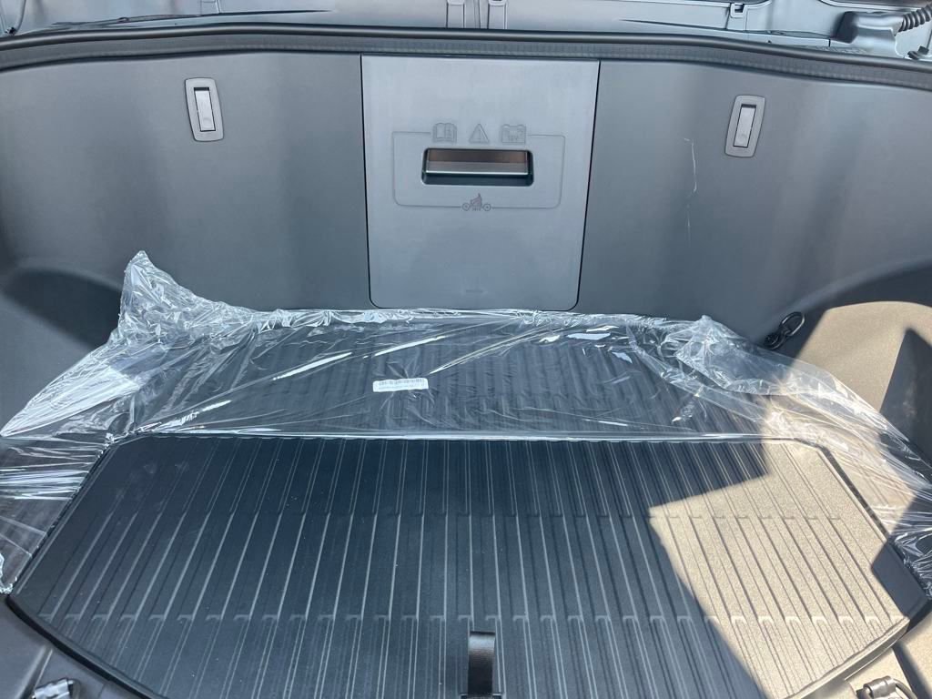 New 2025 Ford F150 Lightning Flash image 3