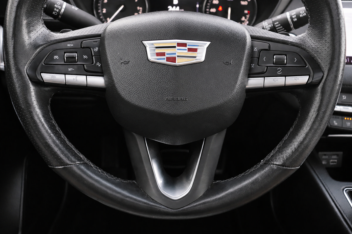 Used 2022 Cadillac XT4 Sport FWD image 40