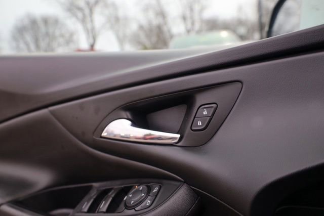 Used 2017 Chevrolet Volt LT w/ Comfort Package image 20