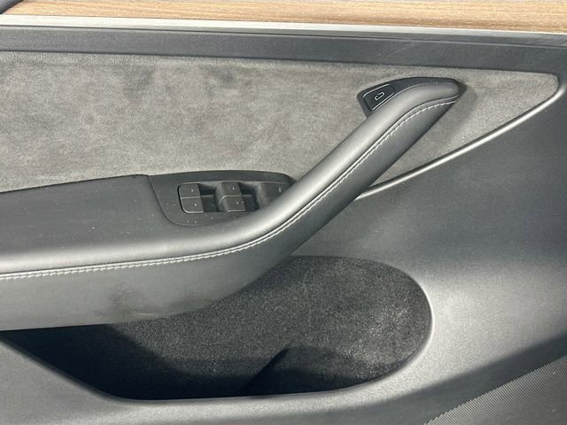 Used 2023 Tesla Model Y Performance image 21