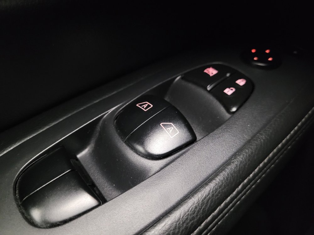 Used 2019 Nissan Pathfinder SL w/ Cargo Package image 27