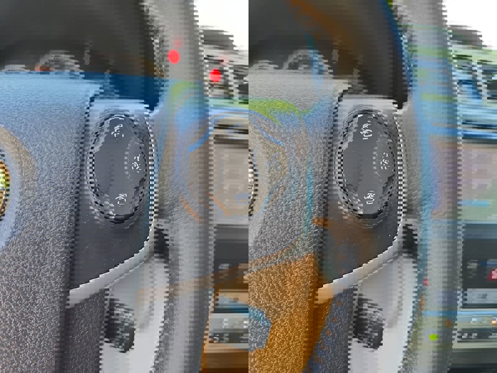 Used 2013 Toyota Camry XLE w/ Leather Pkg image 20