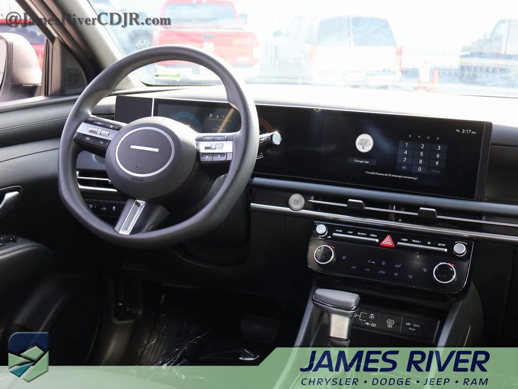 Used 2025 Hyundai Santa Cruz SEL image 13