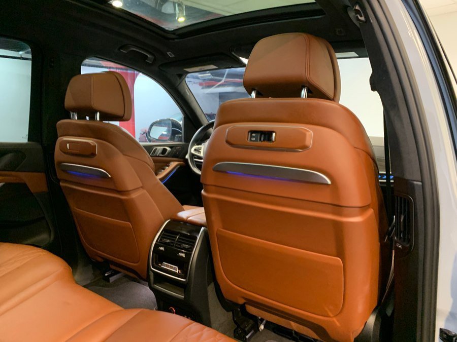 Used 2023 BMW X7 xDrive40i w/ M Sport Package AWD/4WD image 17