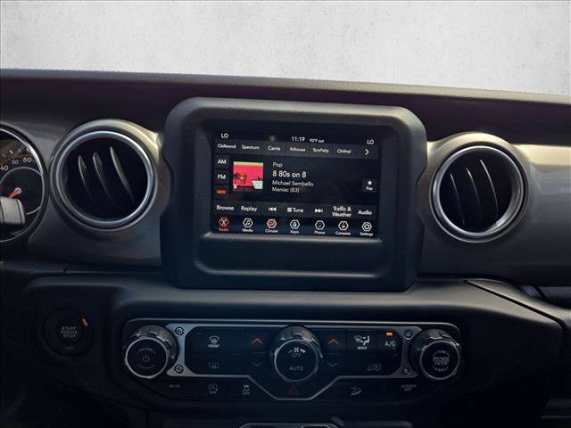 Used 2018 Jeep Wrangler Unlimited Sahara AWD/4WD image 13