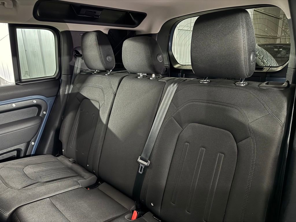 Used 2022 Land Rover Defender 110 image 46
