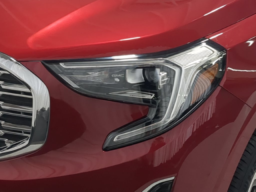 Used 2018 GMC Terrain Denali w/ Comfort Package FWD image 14