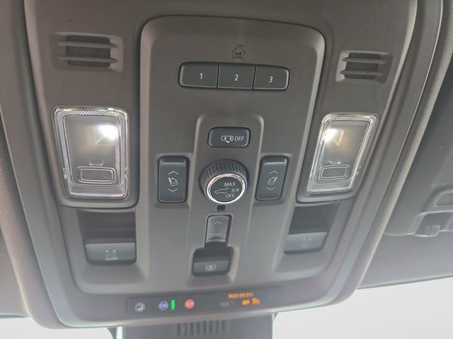 Used 2024 GMC Yukon XL Denali AWD/4WD image 31