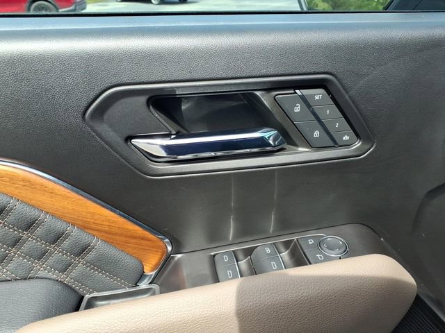 Used 2024 GMC Canyon Denali image 12