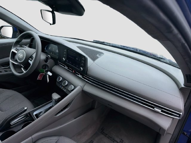 Certified 2025 Hyundai Elantra SE FWD image 29