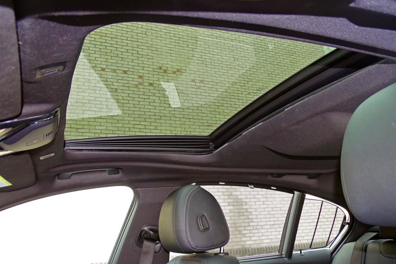 Used 2023 BMW 540i w/ Executive Package image 21